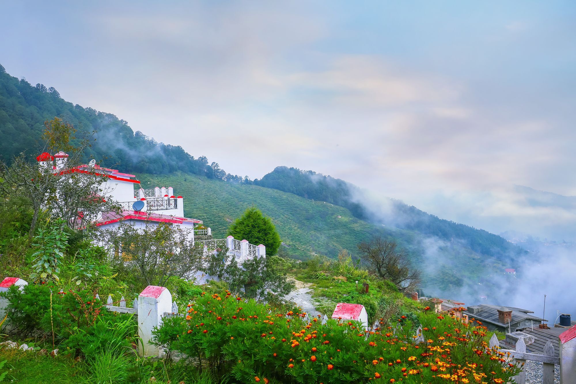 The Swiss Village Resort ナイニタール エクステリア 写真