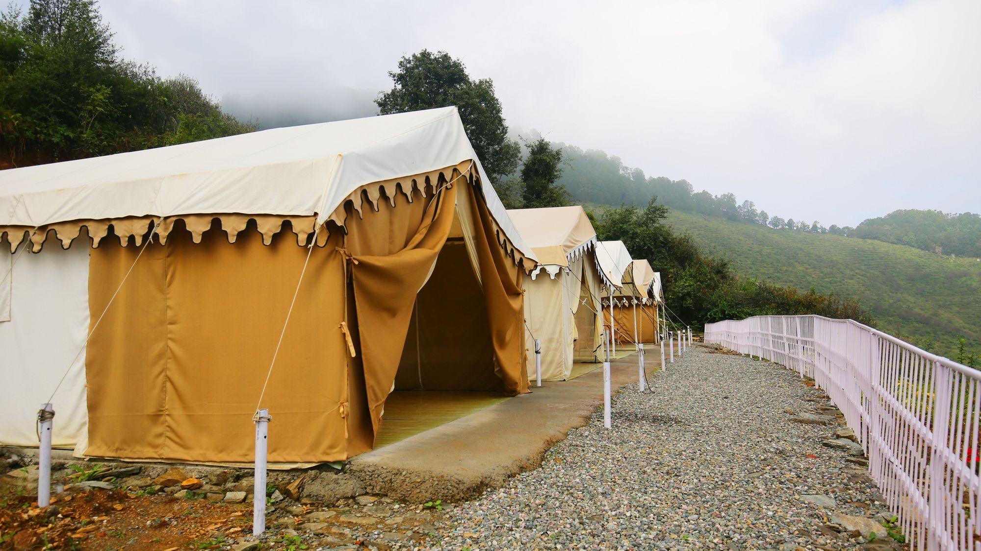 The Swiss Village Resort ナイニタール エクステリア 写真