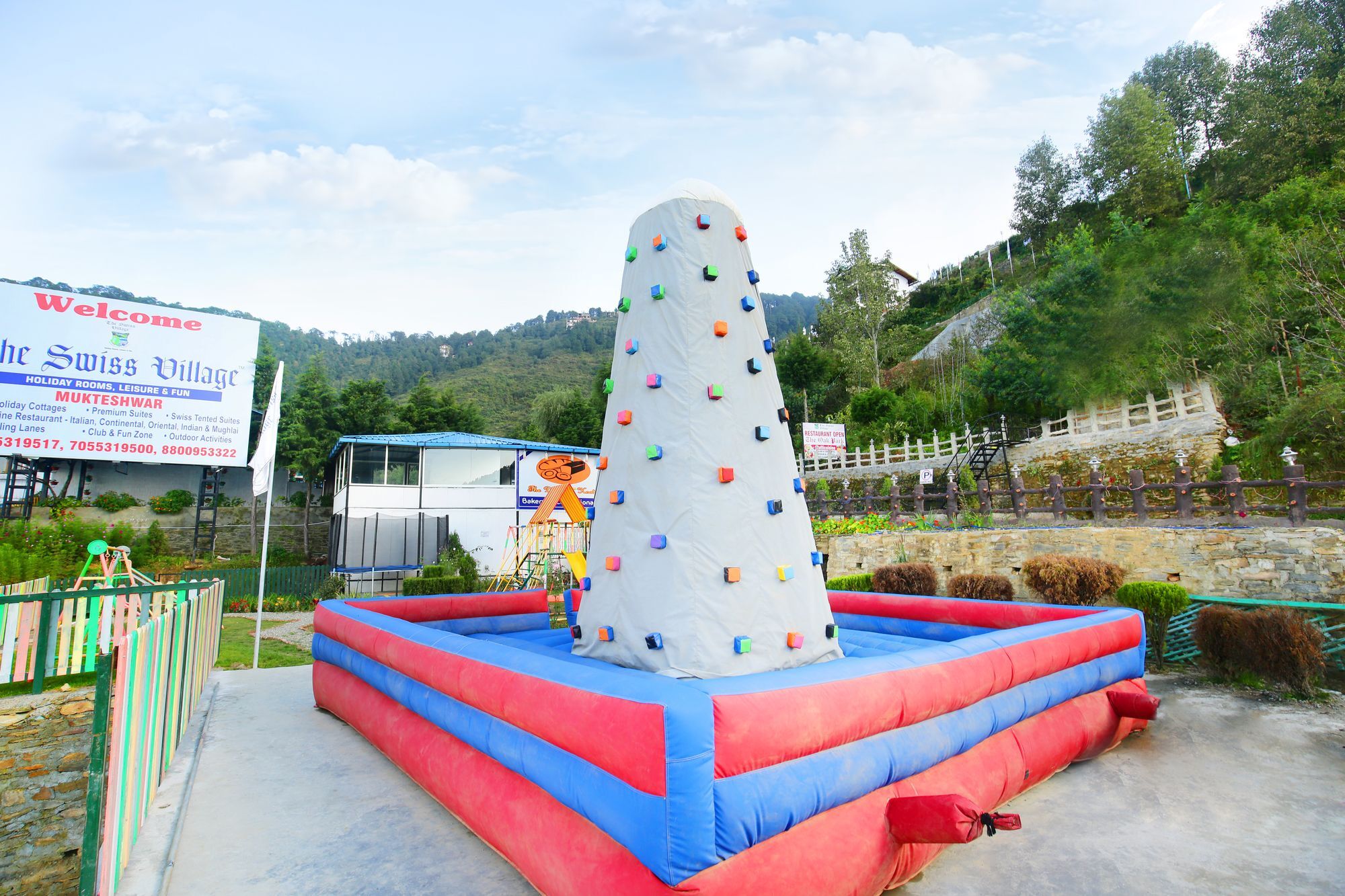 The Swiss Village Resort ナイニタール エクステリア 写真